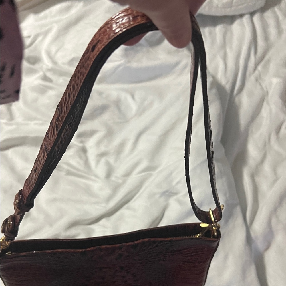 Brahmin Elegant Brown leather Crocodile Embossed Shoulder Bag - Picture 14 of 14